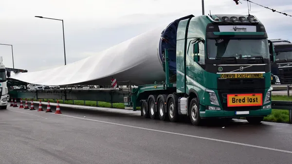 Retired Wind Turbine Blades Now Carry Footbridge Loads in the U.S.
