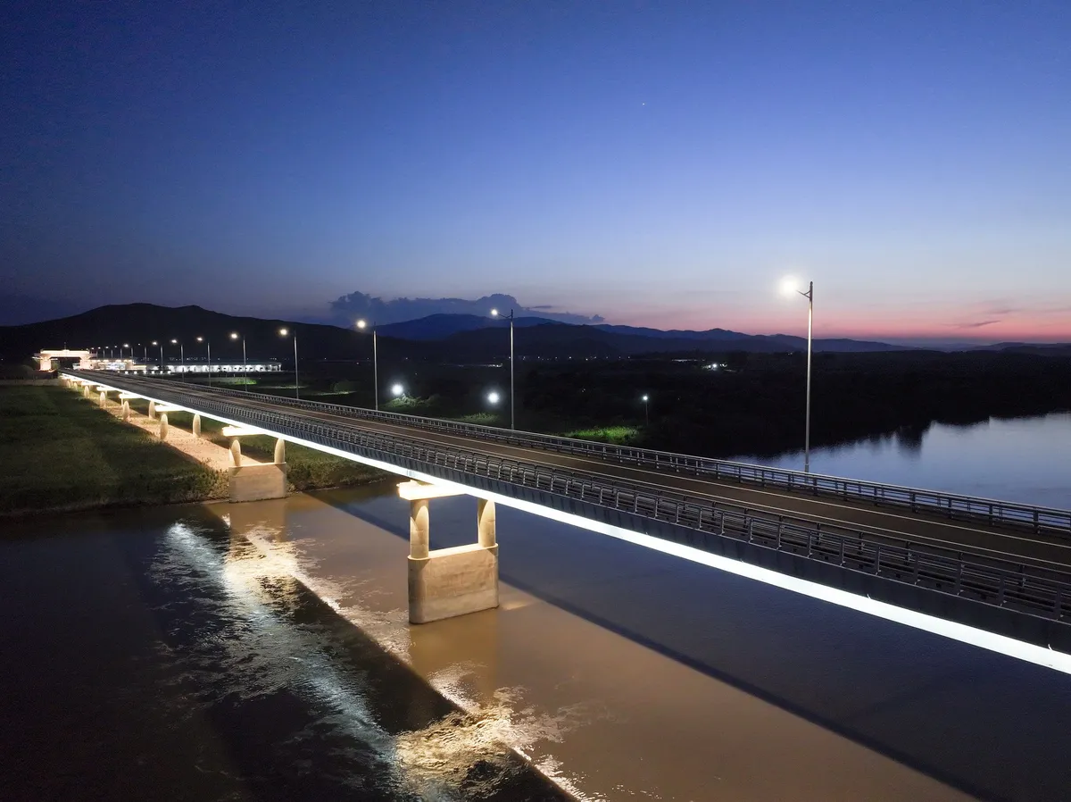 Russia and North Korea open first road bridge across their shared border